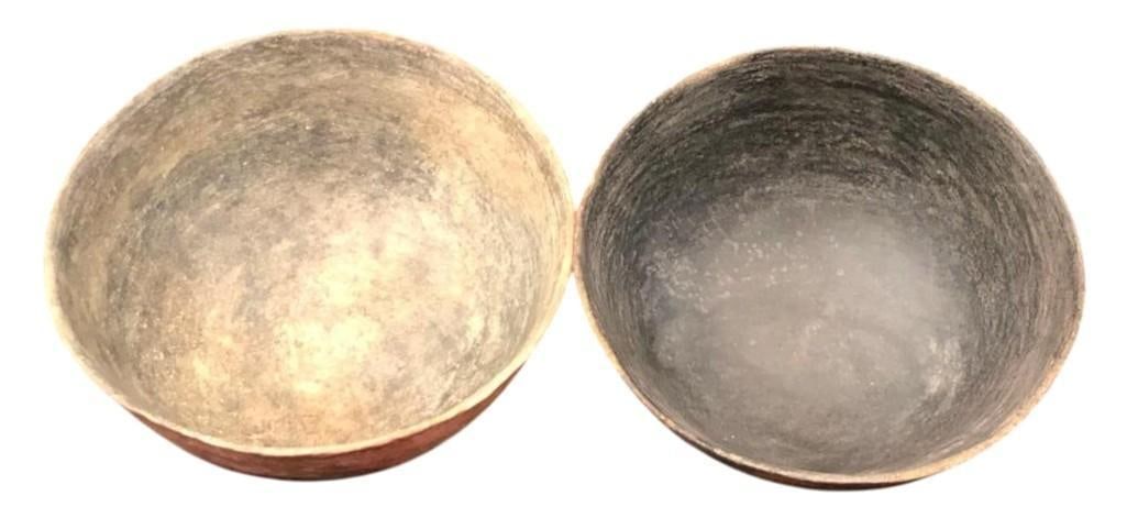 Group Of Two Prehistoric Anasazi Pots: Offered here is a group of two prehistoric Anasazi pots. The ancestral Puebloans, the Anasazi, flourished in the southwest between about 200 B.C. to 1500 A.D. Unpainted redware, made by coating gray c