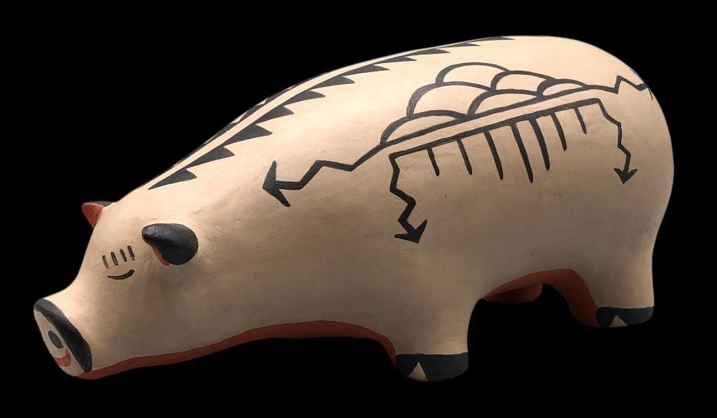 Cochiti Pottery Pig By Ivan And Rita Lewis: Offered here for your consideration is a Cochiti potttery pig by Ivan and Rita Lewis. These well known potters began making animal figures in the 1970s, both having come from families of well known an