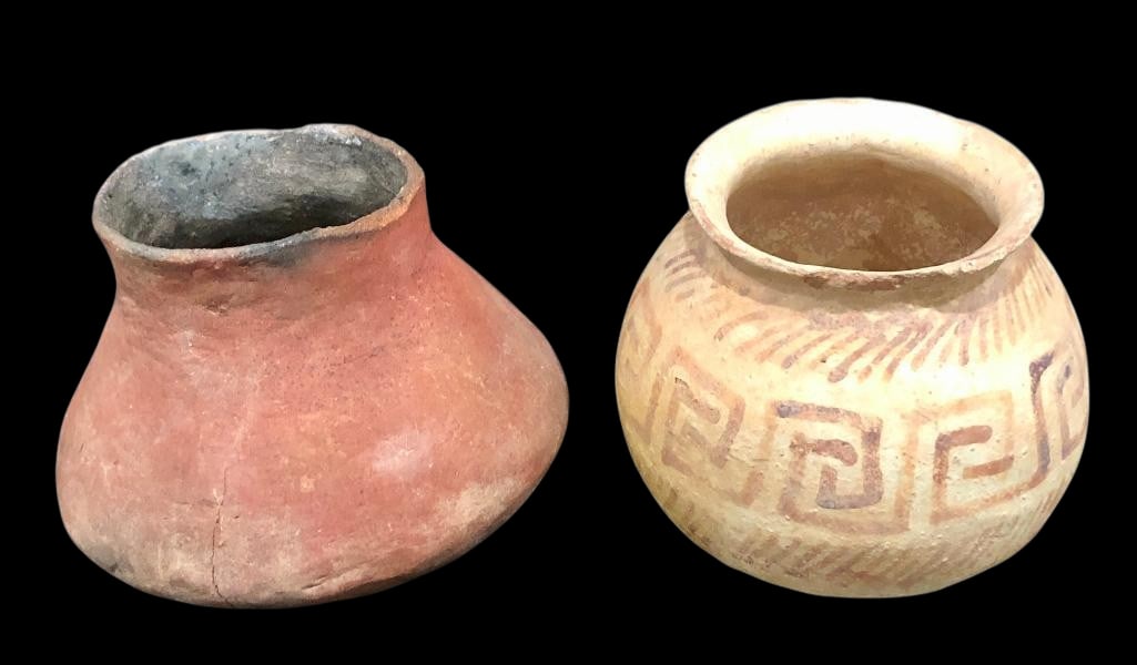 Two Prehistoric Hohokam Pottery Jars (1 of 19)