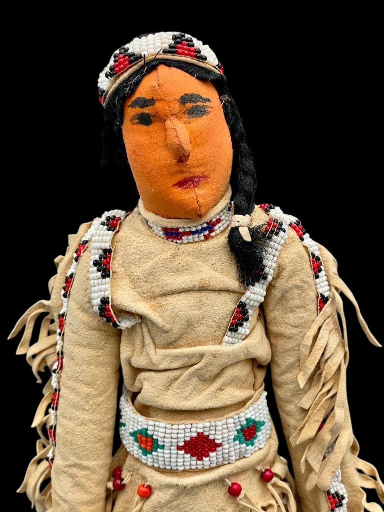 Vintage Sioux Beaded Doll (1 of 19)