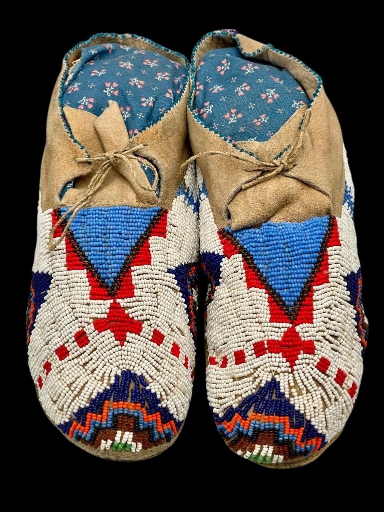 Circa 1920s To 1940s Plains Beaded Moccasins (1 of 9)