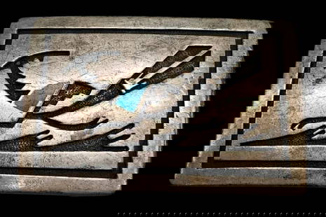 Vintage Roadrunner Themed Belt Buckle - Possibly Old Hopi: Available here in this lot is a vintage Roadrunner themed belt buckle - possibly old Hopi. This sterling silver belt buckle features a great Roadrunner overlay design highlighted with turquoise inlay.