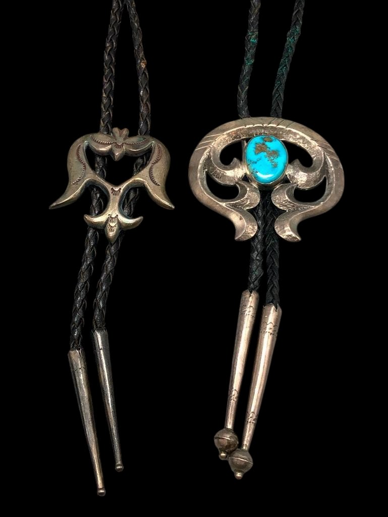 Two Vintage Sandcast Bolo Ties (1 of 15)