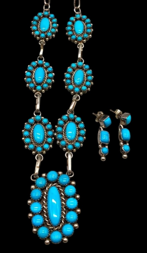 Sleeping Beauty Turquoise Necklace with Earrings: Offered here for your consideration is a Sleeping Beauty turquoise necklace with earrings. The Sleeping Beauty mine is near Globe, Arizona. It is known for its solid sky blue color. This mine closed i