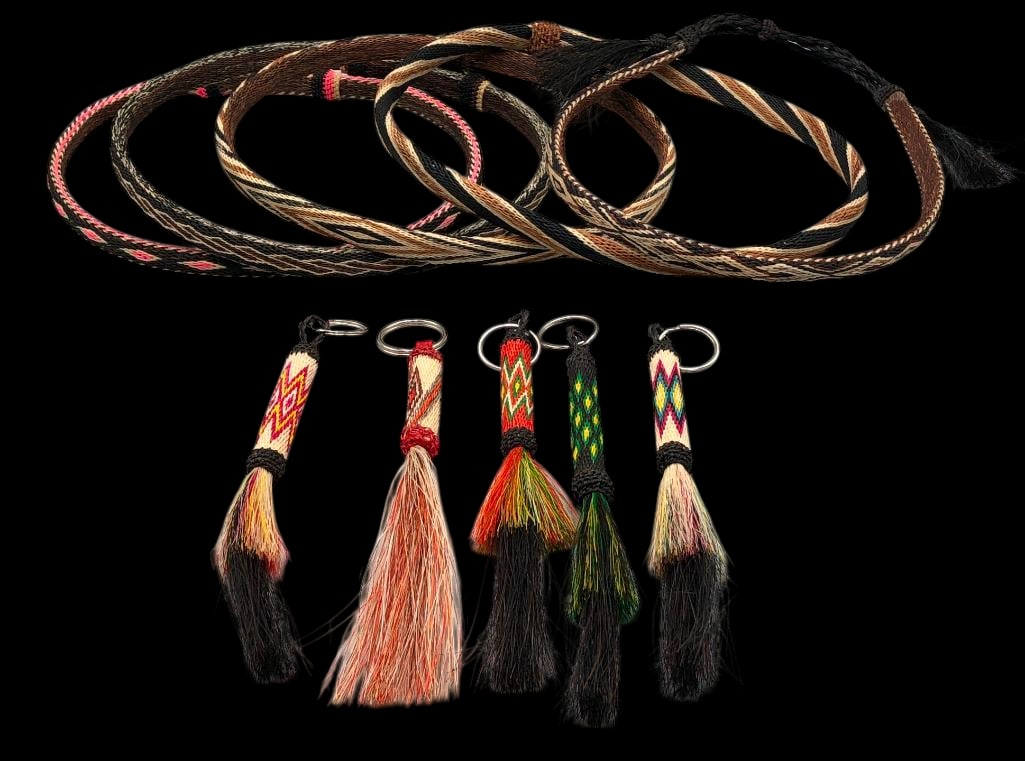 Group Of Five Deer Lodge Prison Hitched Horsehair Hatbands And Five Hitched Horsehair Key Fobs: Presented here for your consideration is a group of five Deer Lodge Prison hitched horsehair hatbands and five matching key fobs. Deer Lodge Montana's horsehair braiding program was one of the mos