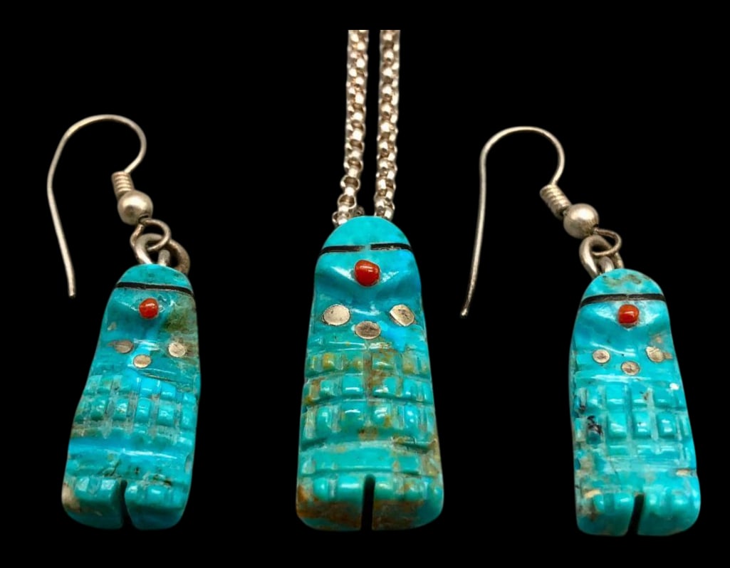 Zuni Carved Turquoise Necklace With Earrings Attributed to Carl Etsate: Offered here for your consideration is a Zuni carved turquoise necklace with earrings by Carl Etsate. The set features carved turquoise figures with coral and shell accents. Included are matching dang