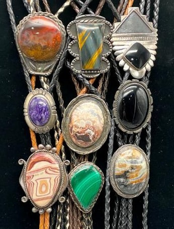 Group Of Nine Vintage Bolo Ties (1 of 19)