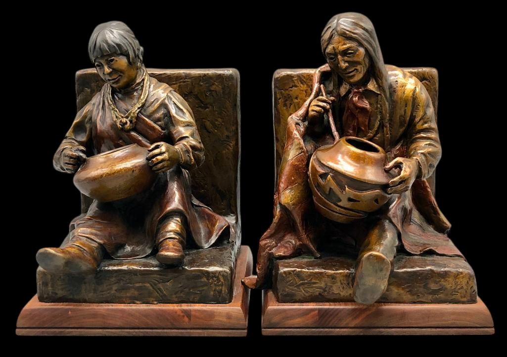 "Gifted Hands" Bronze Bookends Of Maria And Julian Martinez By Susan Kliewer: Offered here for your consideration is a pair of bronze bookends titled Gifted Hands by Susan Kliewer. Each bookend depicts a seated figure holding pottery. One is of Maria Martinez and the other of J