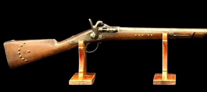 French Military Tabatiere Percussion Circa 1870 Shotgun: Offered here for your consideration is a French military Tabatière percussion circa 1870 firearm. These arms were converted from earlier muzzle-loading rifles into hinged-breech percussion firearms.