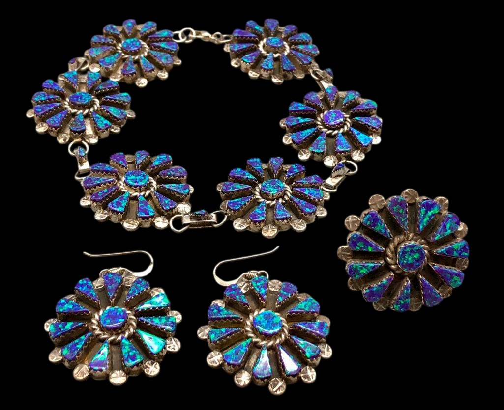 Opal Cluster Set By Delbert And Melinda Chavez Zuni: Offered here for your consideration is an opal cluster set by Delbert and Melinda Chavez Zuni. This set includes a link bracelet, ring and pair of earrings, each featuring a cluster of opal cabochons