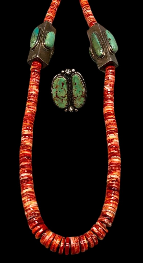 Spiny Oyster And Green Turquoise Necklace With Green Turquoise Ring: Offered here for your consideration is a spiny oyster and green turquoise necklace with a green turquoise ring. The necklace features a strand of spiny oyster beads in graduated sizes accented with st