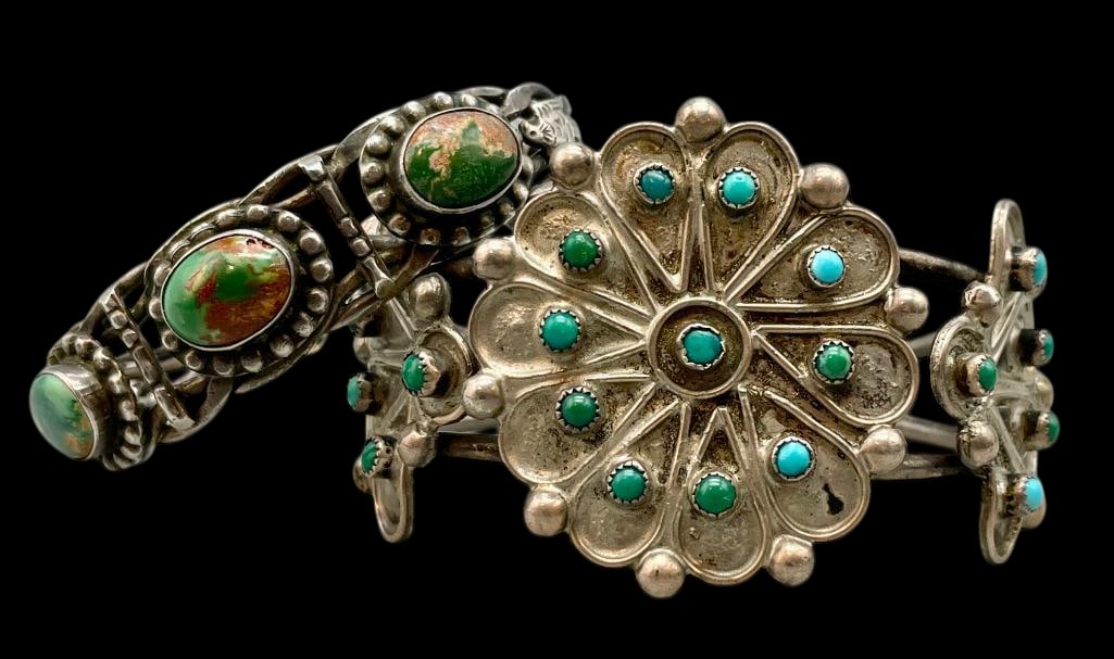 Two Vintage Turquoise And Sterling Silver Bracelets (1 of 13)