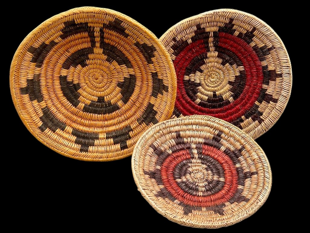 Three Navajo Vintage Baskets (1 of 15)