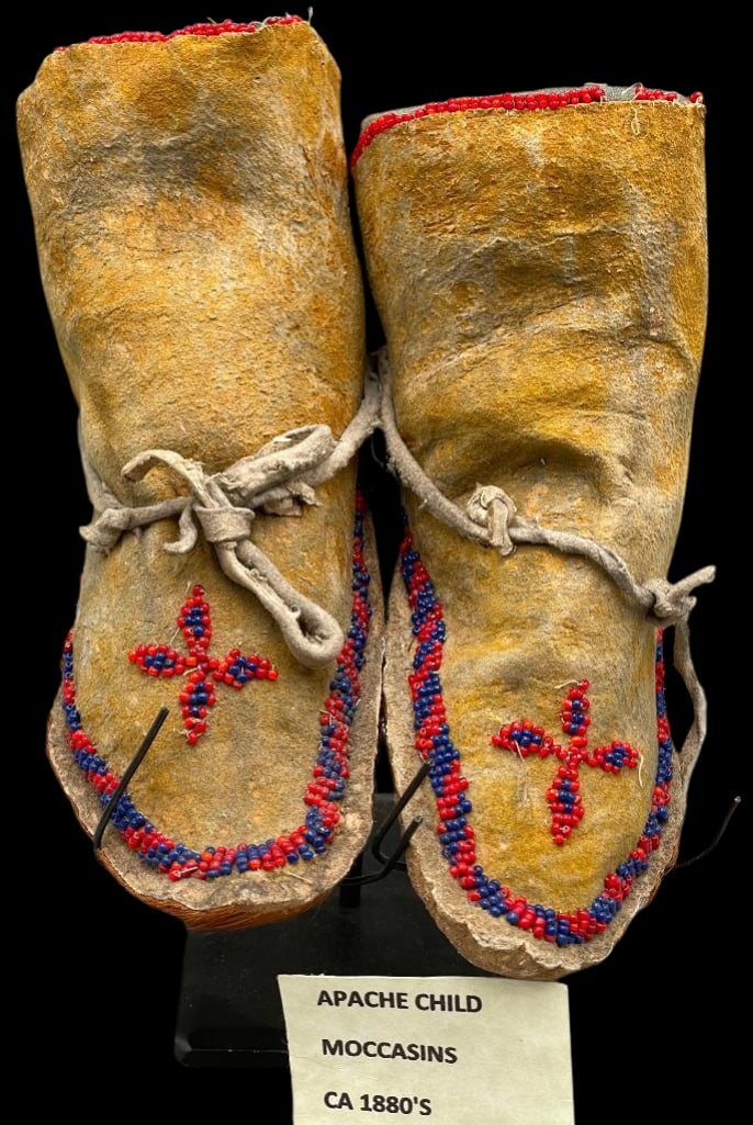 Antique Apache Hightop Childs Beaded Moccasins (1 of 15)