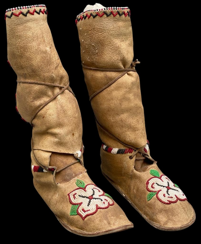Antique Plateau Hightop Beaded Moccasins (1 of 12)