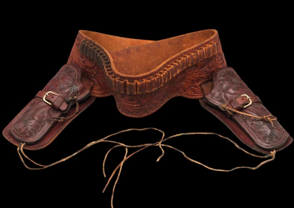 Early 1900s H.H. Heiser Double Pistol Belt (1 of 14)