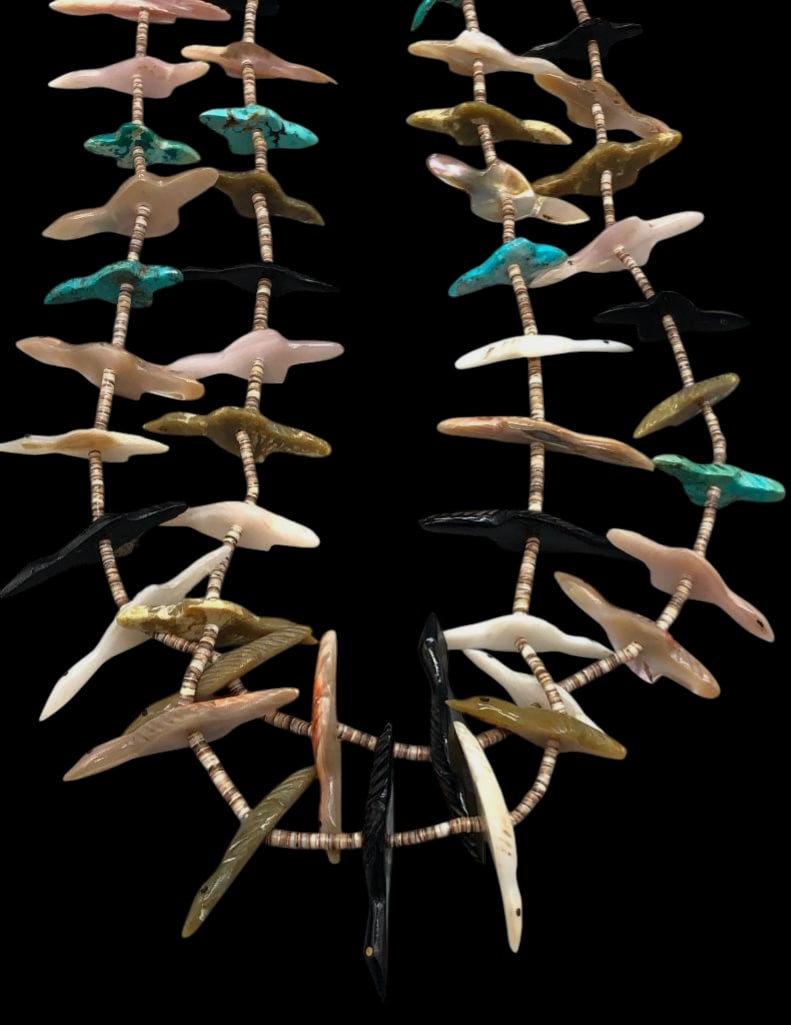 Zuni Carved Bird Fetish Necklace Attributed To George Cheechee: Offered here for your consideration is a Zuni carved bird fetish necklace attributed to George Cheechee. This piece features two strands of shell Heishi beads highlighted with carved turquoise, onyx,