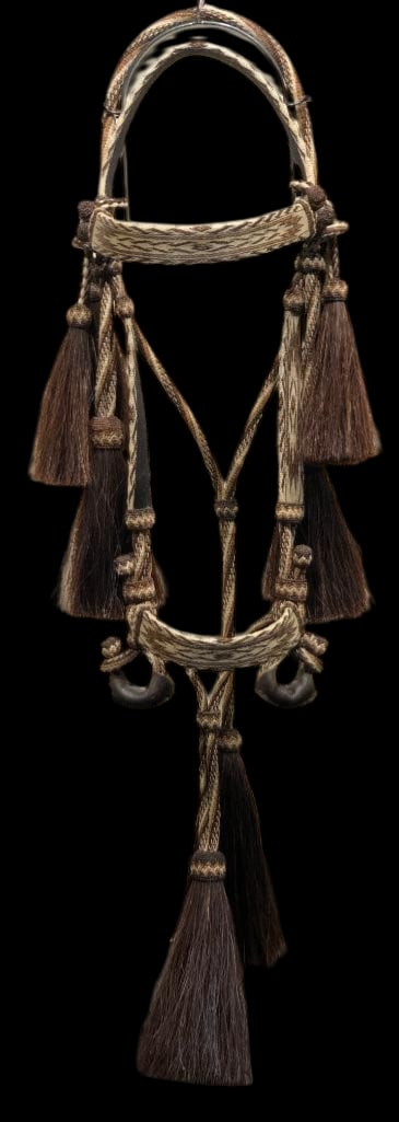 Very Fine Deer Lodge Hitched Horsehair Headstall By Keith Doyle: Offered here for your consideration is a very fine Deer Lodge prison hitched horsehair headstall by Keith Doyle. This piece features geometric finely hitched horsehair work in shades of cream, tan and