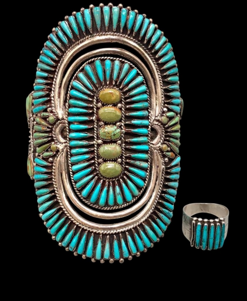 Zuni Sterling Silver And Turquoise Cluster Bracelet With Ring By Shirley Quam: Offered here for your consideration is a Zuni sterling silver and turquoise cluster bracelet with a ring by Shirley Quam. The bracelet features numerous blue and green turquoise cabochons in round and