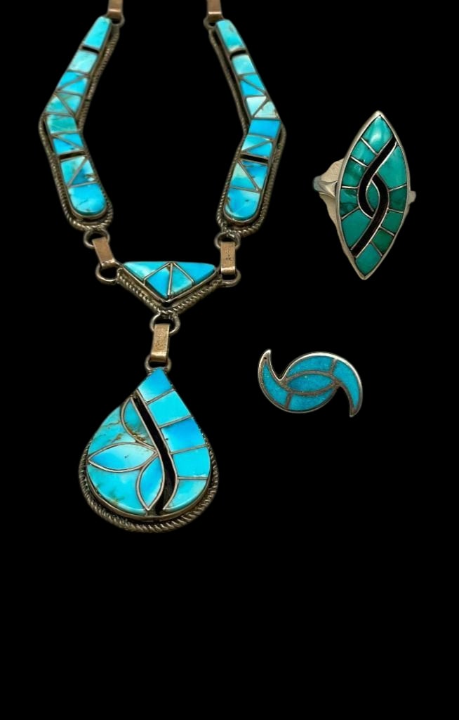 Early Ellen Quandelacy Necklace, With Pin and Ring: Offered here for your consideration is an early Ellen Quandelacy necklace, with pin and ring. This sterling silver and turquoise group features similar channel inlay designs. The necklace has a teardr