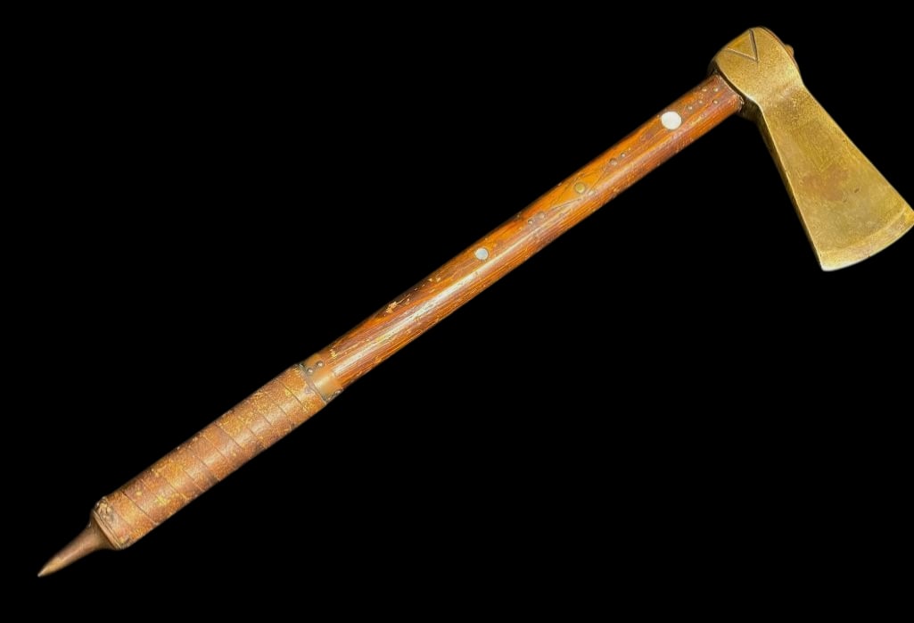 Circa 1800s Brass Trade Tomahawk With Decorated Stem: Offered here for your consideration is a circa 1800s brass trade style tomahawk with decorated stem. This tomahawk features a brass head and a wood stem with metal and mother of pearl inlays. The bott