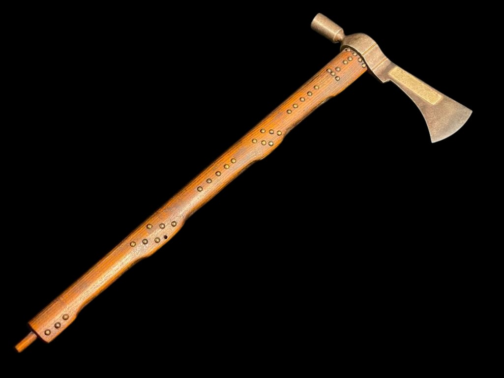 Antique Pipe Tomahawk with Possible Connections To Black Dog (Osage): Offered here for your consideration is an antique pipe tomahawk with possible connections to Black Dog (Osage). Black Dog was an Osage chief who shares his name with his father who was chief before hi