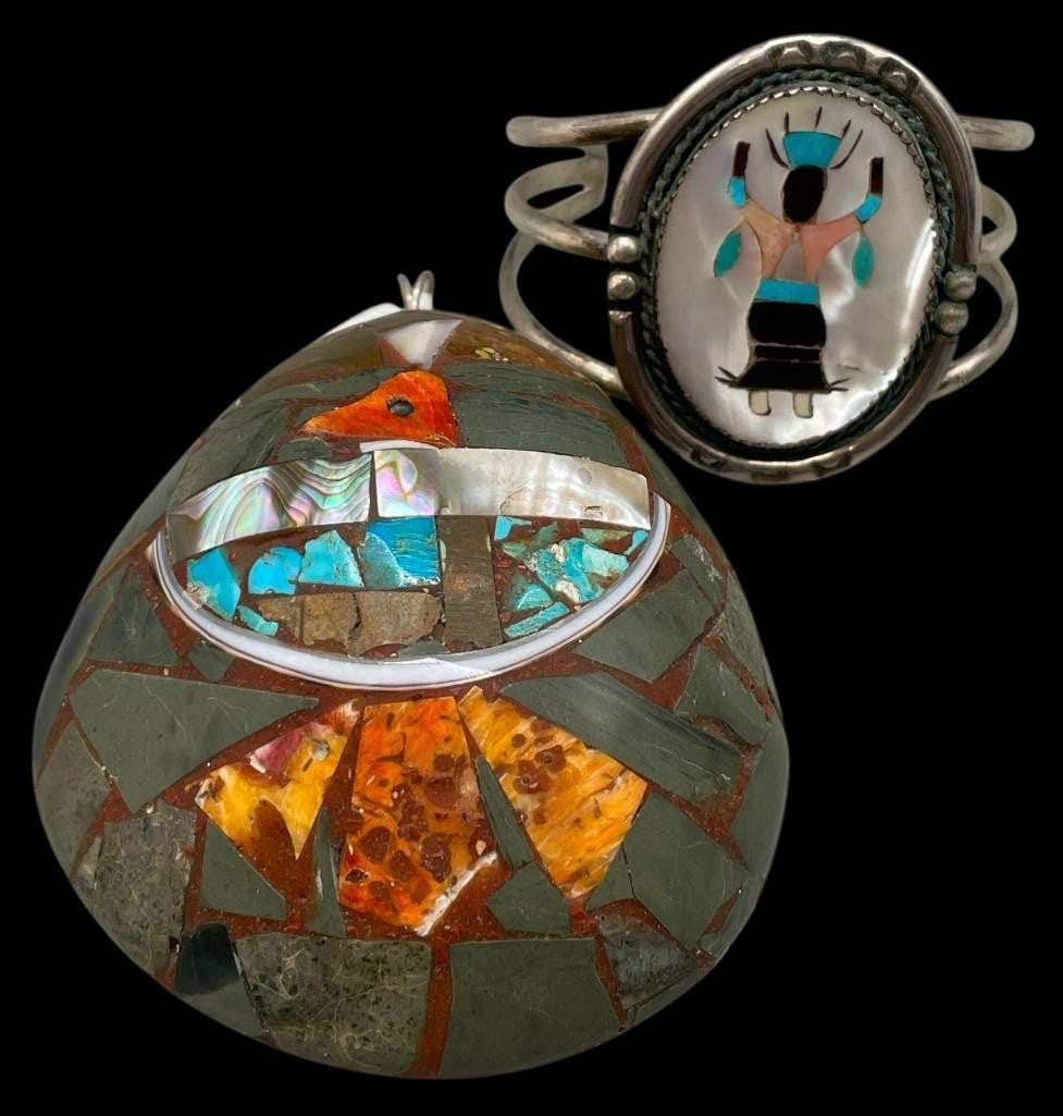Multi Stone Inlay Shell Pendant And Bracelet: Presented here for your consideration is a multi stone inlay shell pendant and bracelet. Both pieces feature a multi stone inlay with the bracelet further showcasing a Guan Dancer pictoral inlay desig
