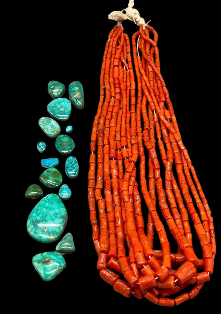 Eight Strands Of Coral Beads And Approximately 216 Carats Of Blue Gem Turquoise Cabochons: Offered here for your consideration are eight strands of coral beads and approximately 216 carats of Blue Gem turquoise cabochons (provenance from a previous owner who is a turquoise dealer). There ar