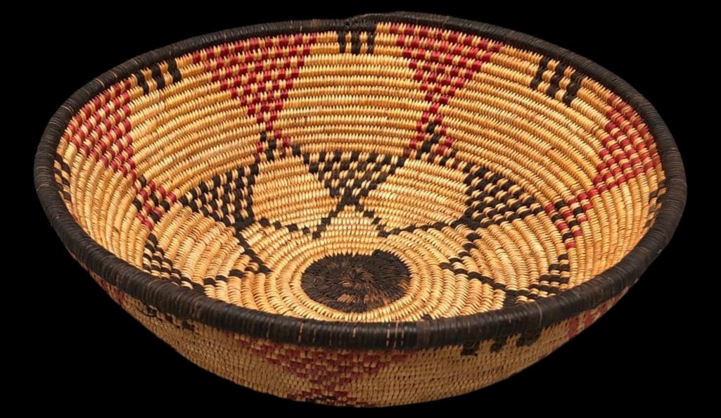 Polychrome Apache Basket (1 of 9)
