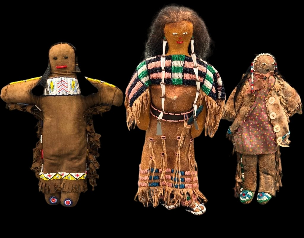 Group Of Three Antique And Vintage Plains Beaded Dolls (1 of 15)