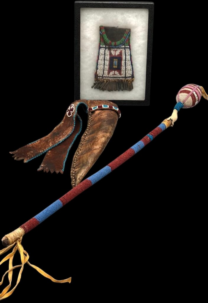 Small Strike A Light Pouch , Beaded Head Knocker And Beaded Knife Sheath (1 of 17)