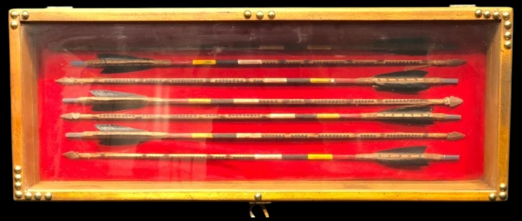Vintage Antique Arrow Display (1 of 15)
