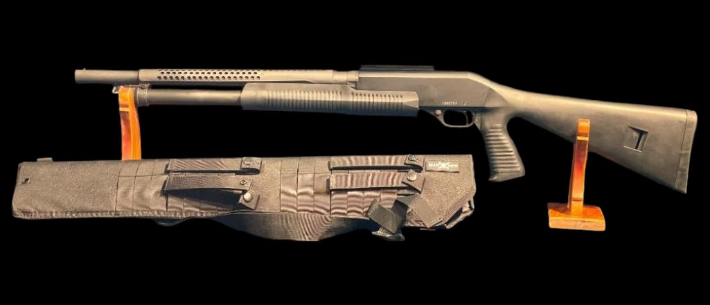 Stevens Model 320 12 Gauge Shotgun Tactical Version (1 of 17)