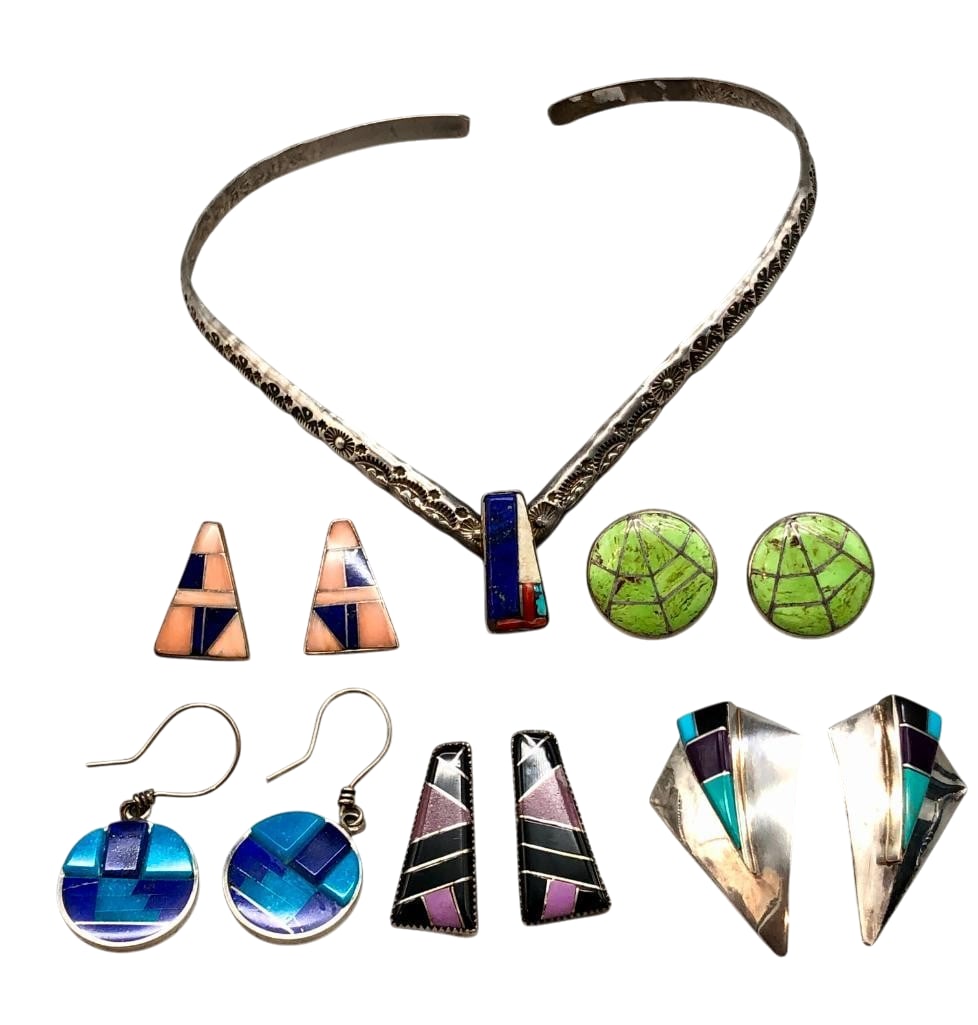 Sterling Silver And Multi Stone Inlay Necklace With Five Pairs Of Earrings: Offered here for your consideration is a sterling silver and multi stone inlay necklace with five pairs of earrings. The necklace features a hand stamped silver collar with a central pendant showcasin