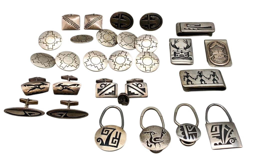Buttons, Key Fobs, Money Clips And Cuff Links Including Kenneth Begay: Offered here for your consideration is a group buttons, key fobs, money clips and cuff links including Kenneth Begay. Most of the pieces feature overlay style designs on darkened silver backgrounds. T
