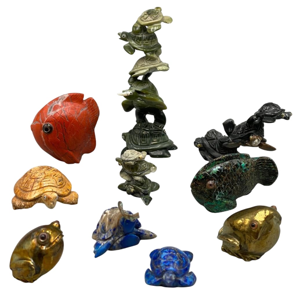10 Carved Zuni Fetishes By Ron Laahty: Offered here for your consideration is a group of 10 carved Zuni fetishes by Ron Laahty. Designs include three fish, five turtle carvings, and two fish fetishes. They are made from a variety of stones