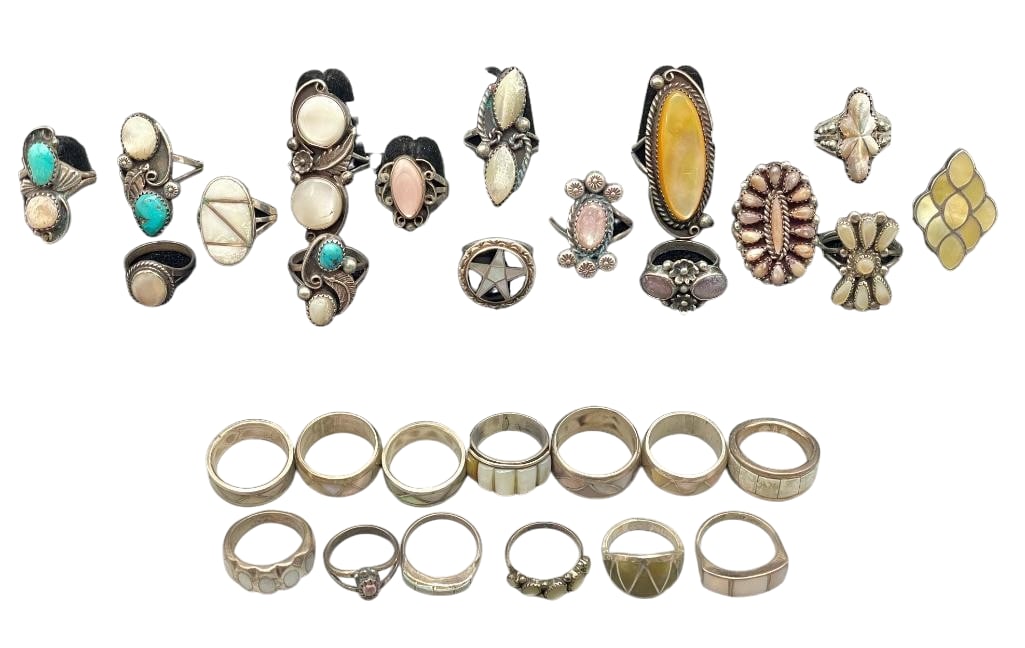 29 Sterling Silver Rings Including Mother Of Pearl, Lip Shell And Others (1 of 14)