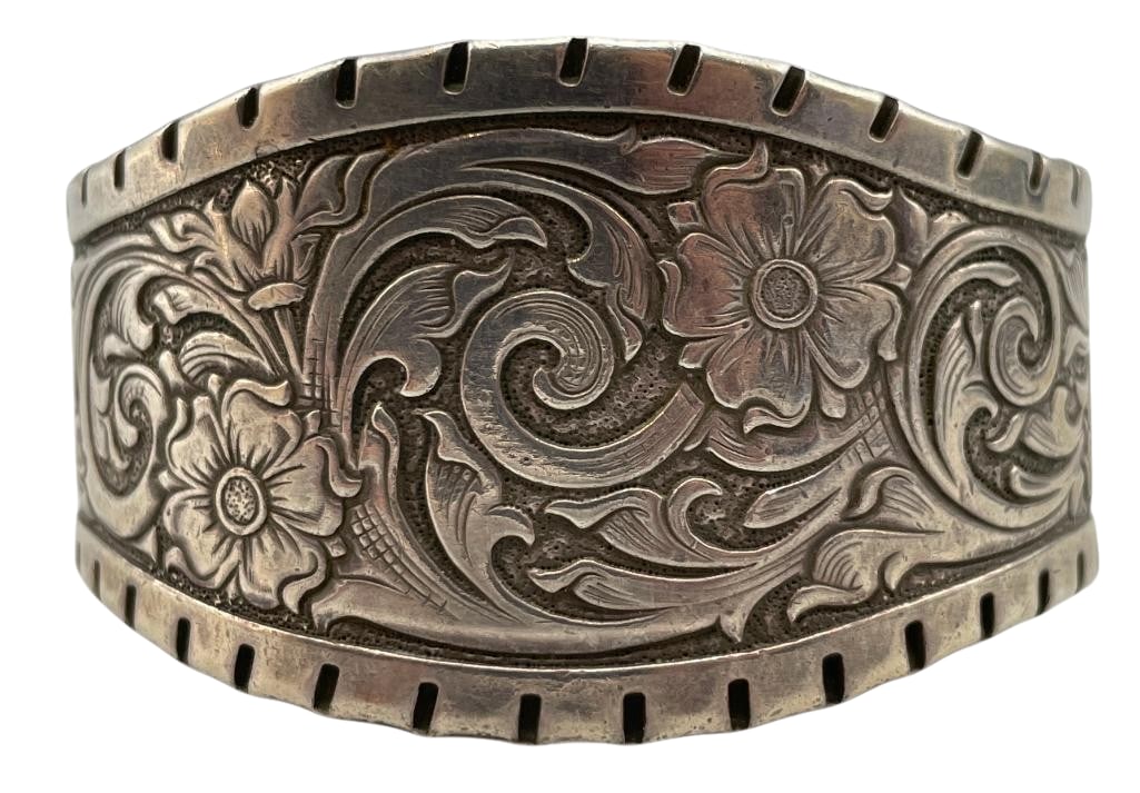 Highly Detailed Sterling Silver Bracelet By Kit Carson: Offered here for your consideration is a highly detailed sterling silver bracelet by Kit Carson. The front and back side of the band feature hand stamped designs showcasing floral patterns or an outdo