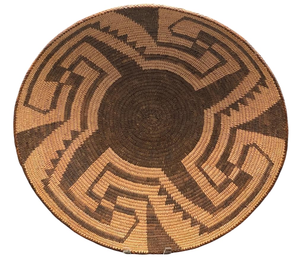 Antique Whirling Log Design Pima Basket: Offered here for your consideration is an antique whirling logs design Pima basket. This coiled basket features whirling log patterns woven in natural and dark fibers. The Pima (Akimel O'Odham),