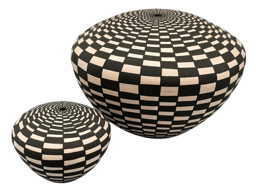 Two Fine Acoma Pots - Sandra Victorino (1 of 11)