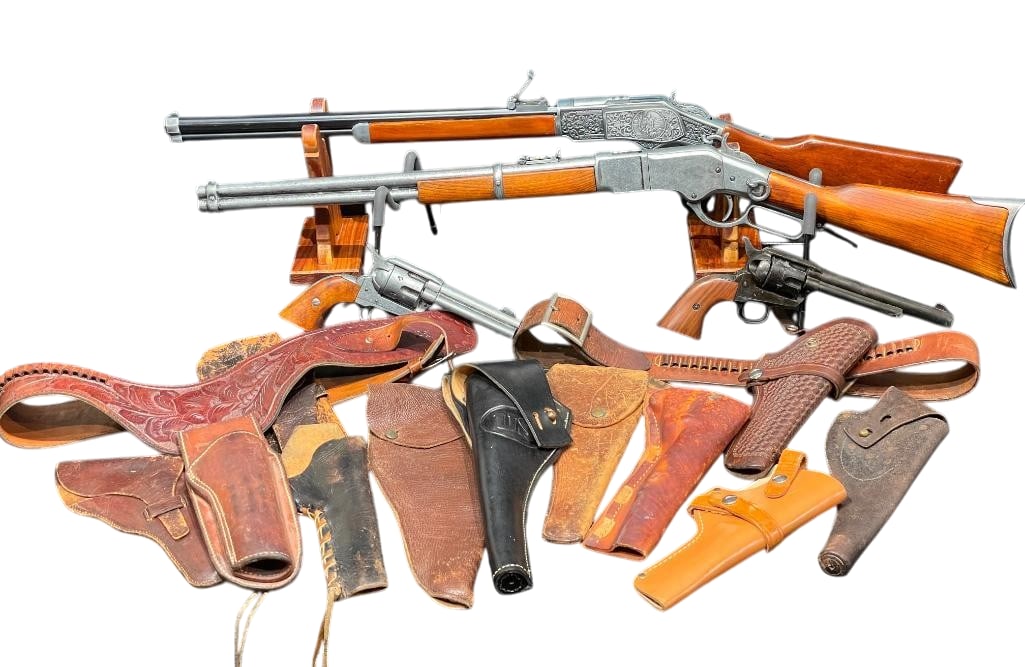Three Prop Guns - One Blank Firing Gun And Several Holsters (1 of 20)