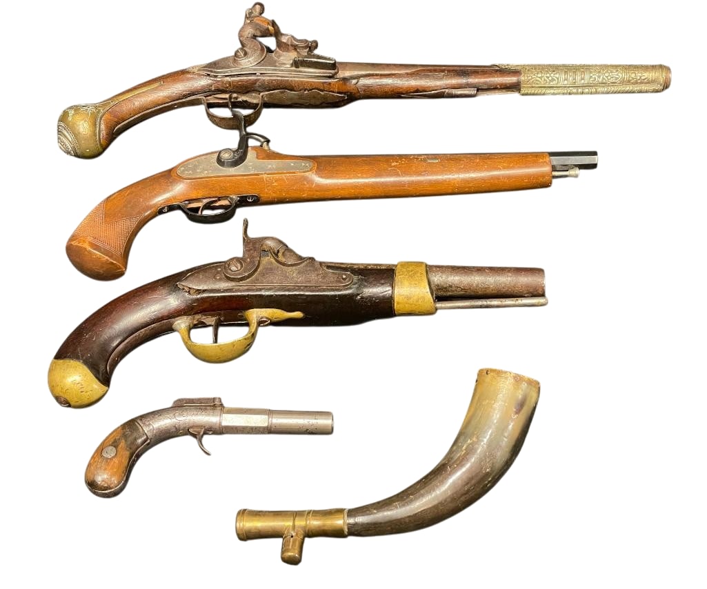 Flintlock and Three Percussion Cap Pistols And Powder Horn (1 of 19)