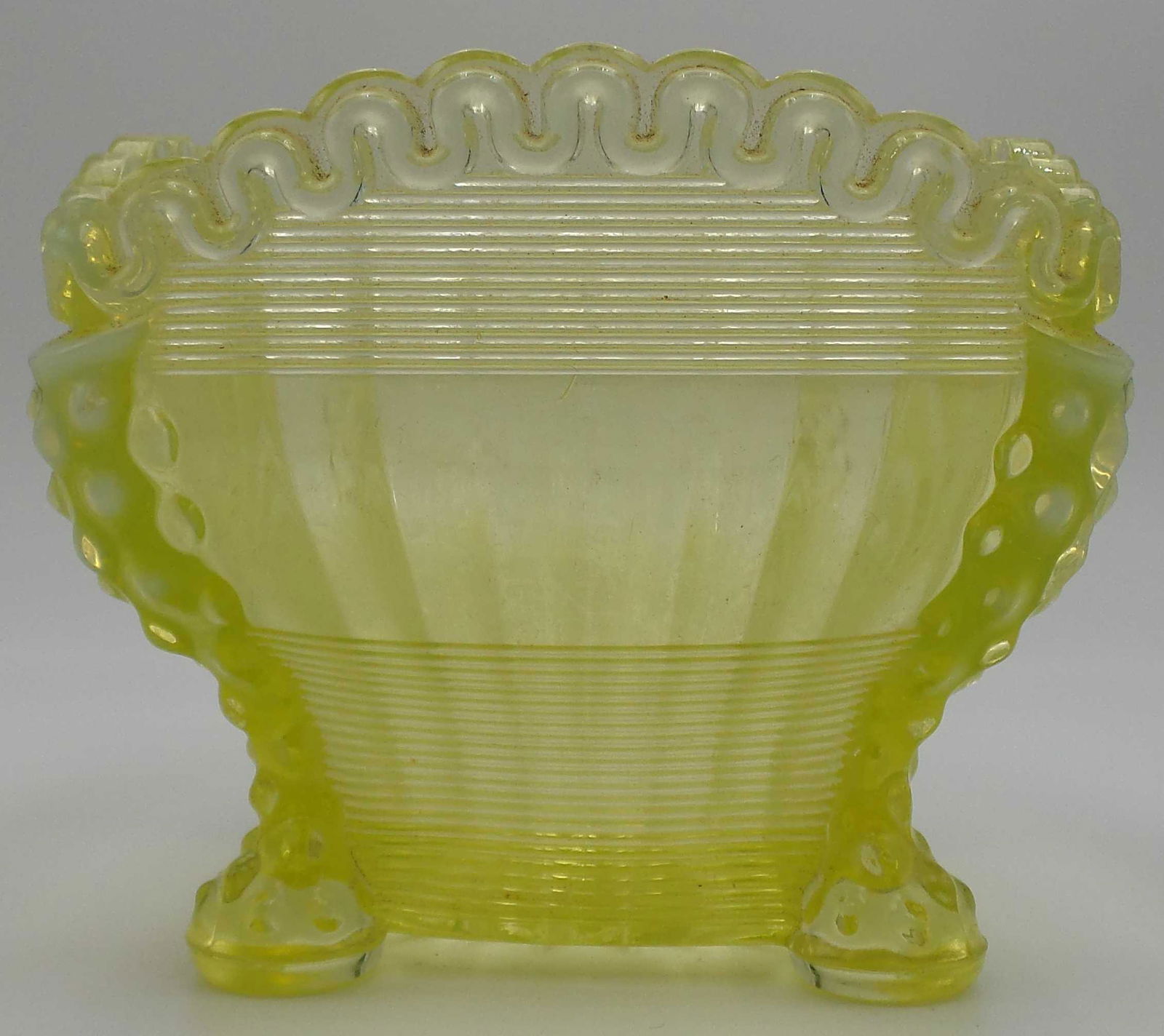 Vintgage Depression Green Vaseline Glass Scallopped Hobnail Bowl (1 of 10)