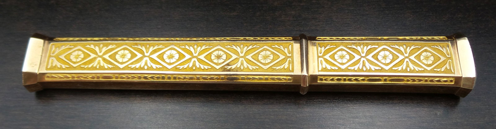 Antique 19th Century French 18K Gold Sewing Needle Case (1 of 12)