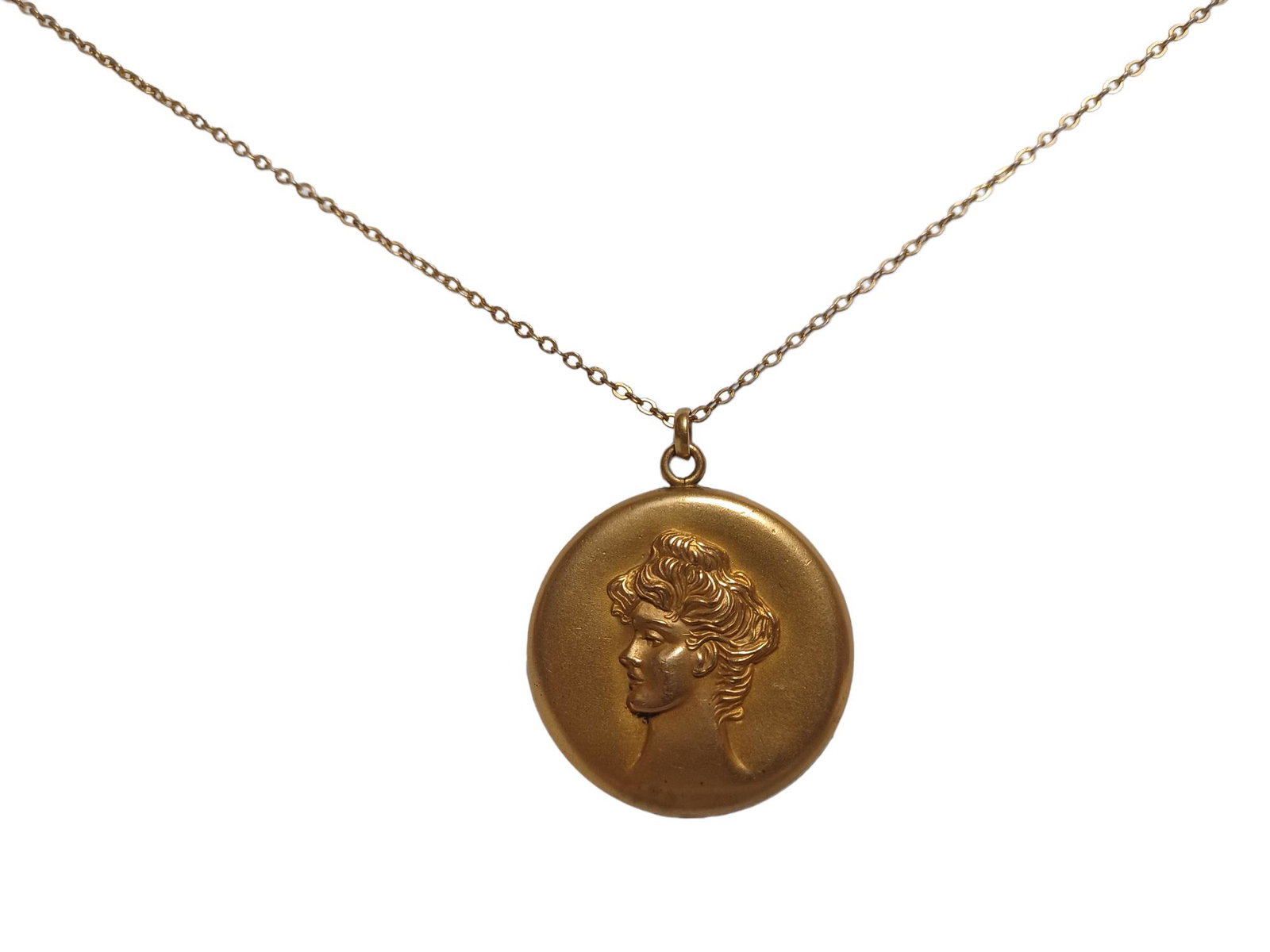 Vintage Art Nouveau Gold Filled Locket & Chain: Vintage Art Nouveau Gold Filled Locket & Chain. Locket is approx 1.35 " Diameter. Chain is 18.25" in Length