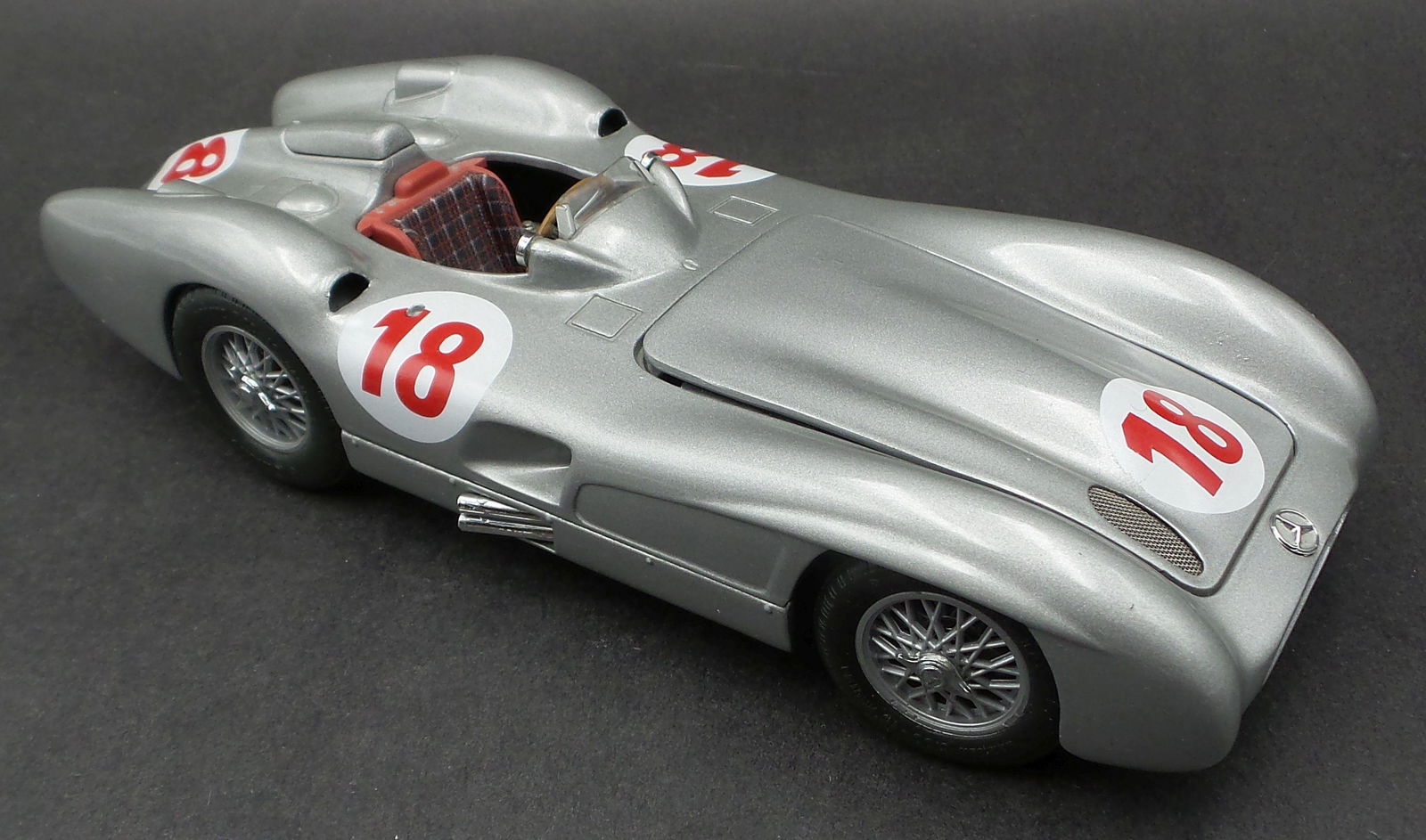 Vintage 1980s FRANKLIN MINT 1954 Mercedes-Benz W196R Model Car (1 of 18)