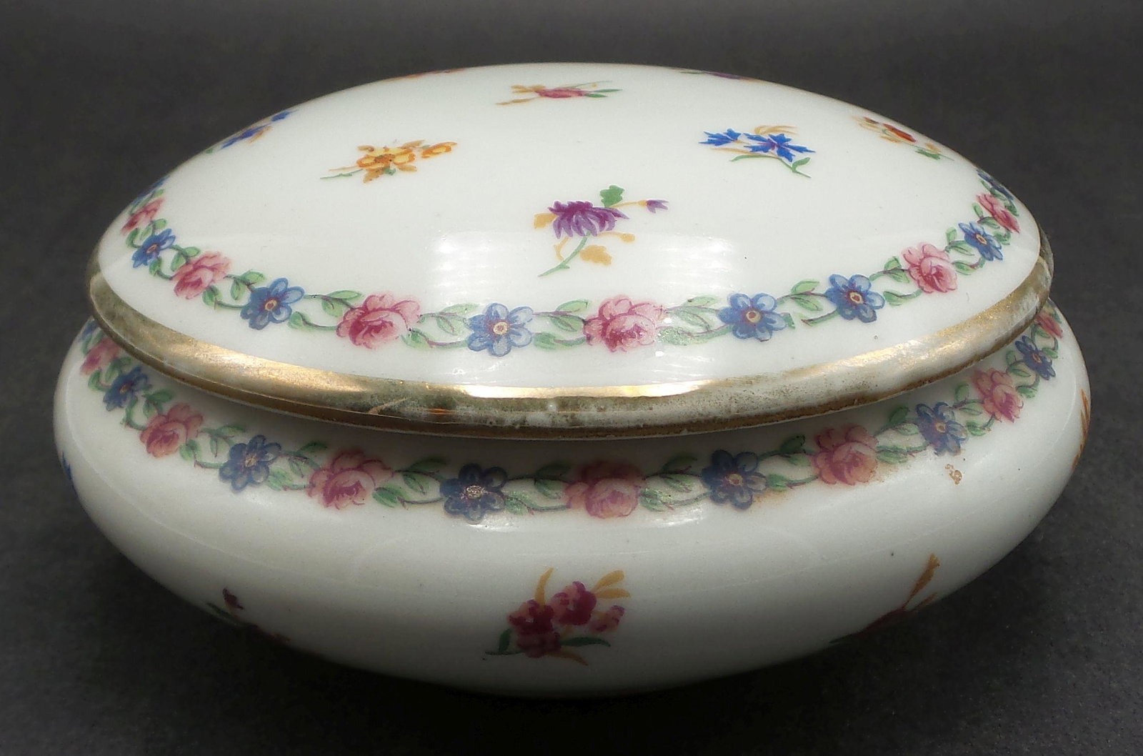Vintage PAUL PASTAUD Limoges France Handpainted Trinket Box: Vintage PAUL PASTAUD Limoges France Handpainted Trinket Box. Very good vintage condition. Displays amazingly.