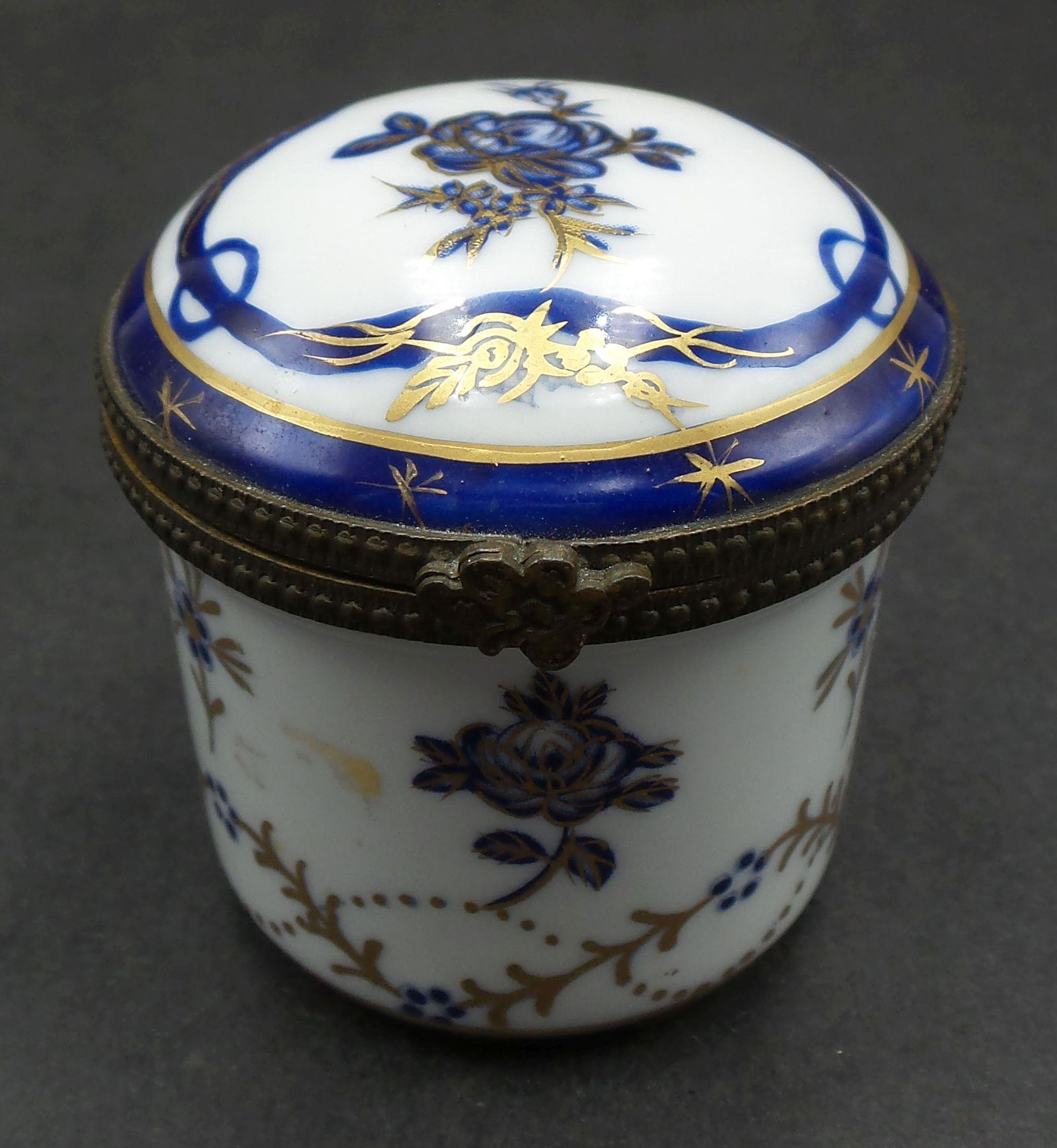 Vintage Blue & White Porcelain Gold Painted Brass Mounted Trinket Box (1 of 8)