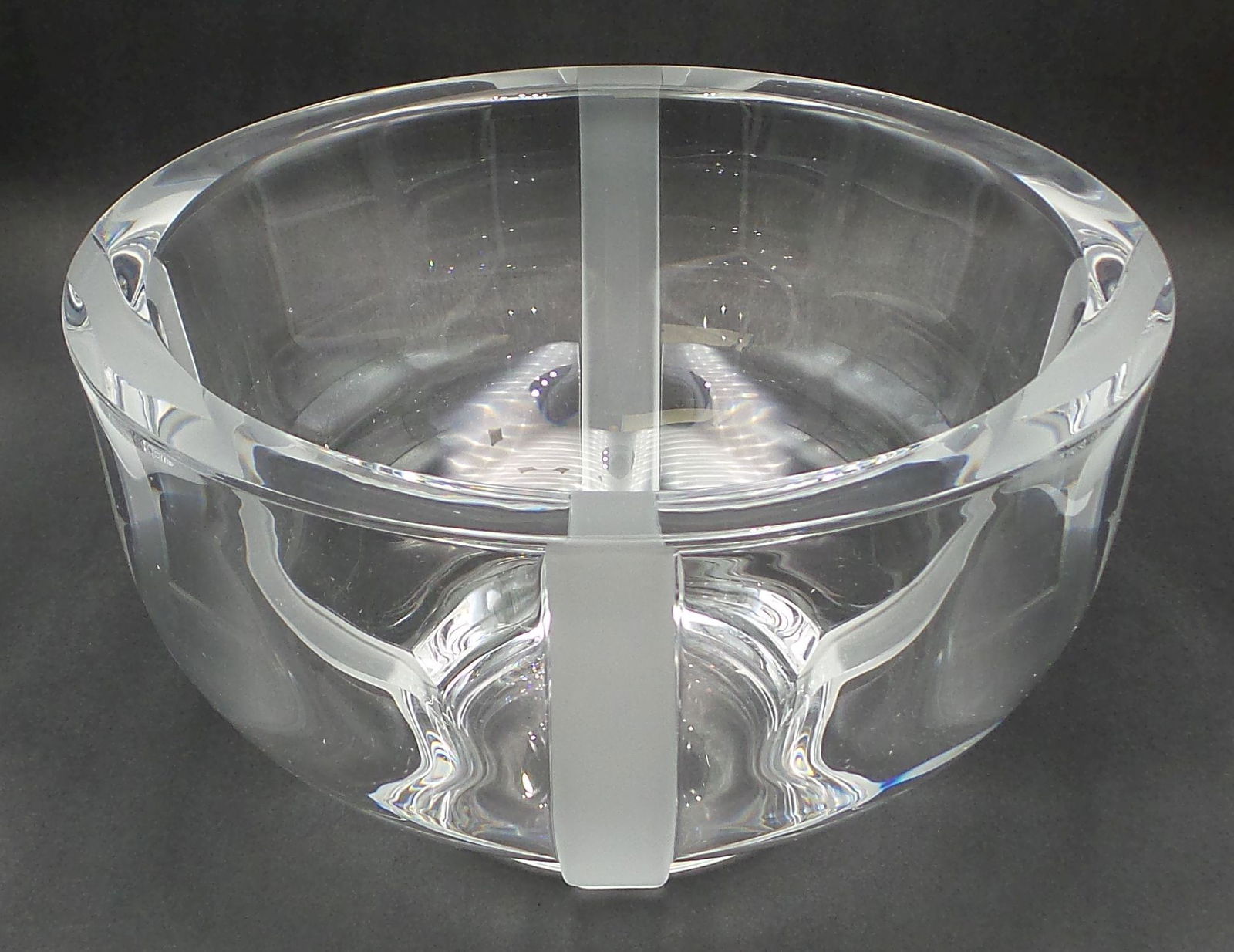 Vintage ALAIN CARRE Clear & Frosted Crystal Designer Bowl (1 of 9)