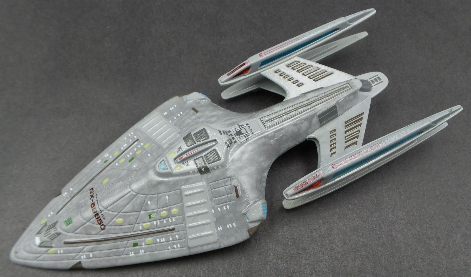 Vintage EAGLEMOSS Hero Star Trek USS Prometheus NX-59650 Diecast Model (1 of 13)